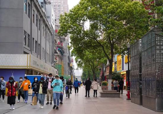 武汉夜晚独特魅力：江汉路、光谷商圈及高校周边夜网推荐