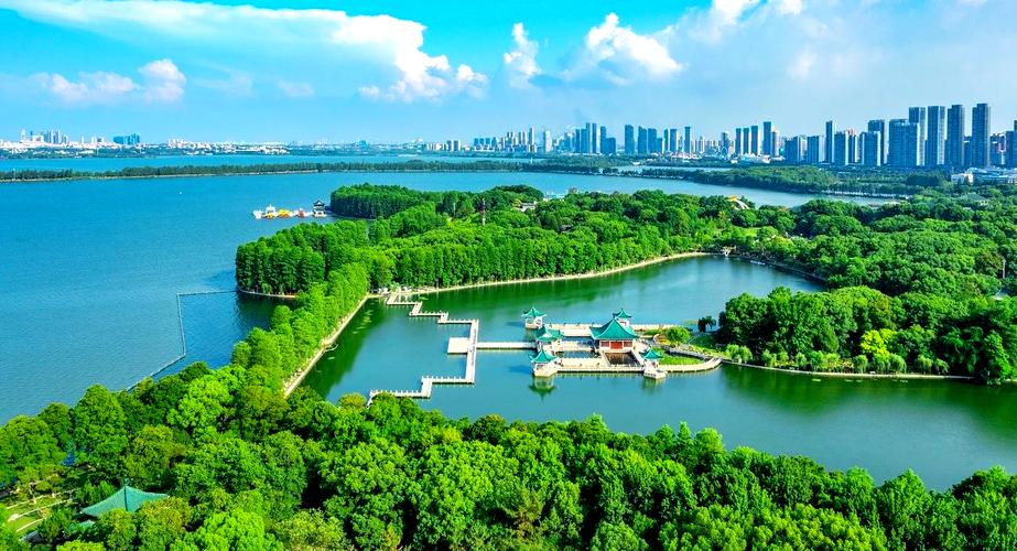 武汉休闲资源丰富，东湖漫步好去处，听涛等地等你来赏