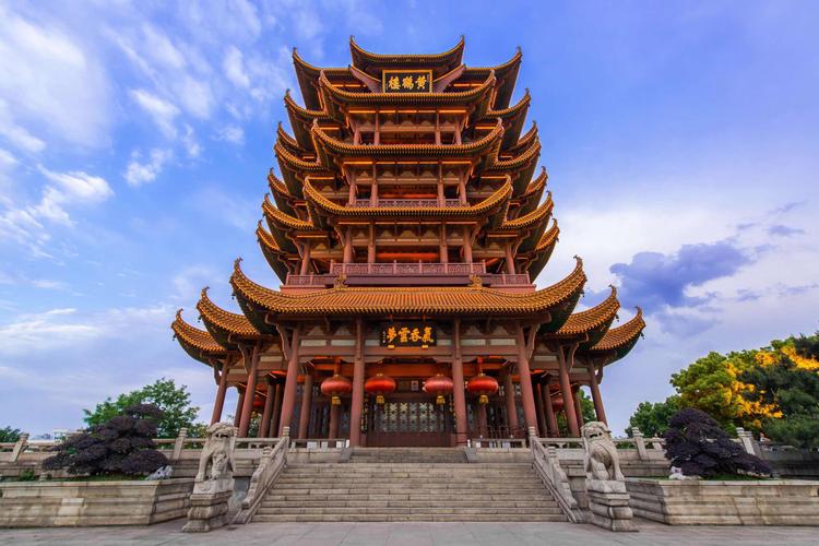 武汉黄鹤楼与东湖：探索历史文化与自然美景的完美结合