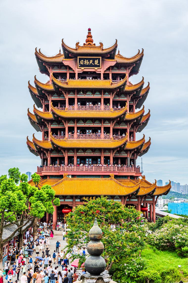 武汉休闲胜地推荐：黄鹤楼公园登高望远，感受历史文化与自然美景