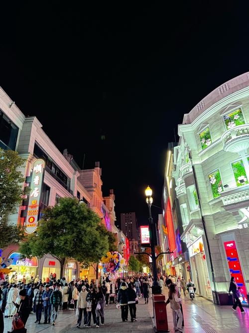 武汉夜生活超精彩！江汉路步行街及周边好去处推荐